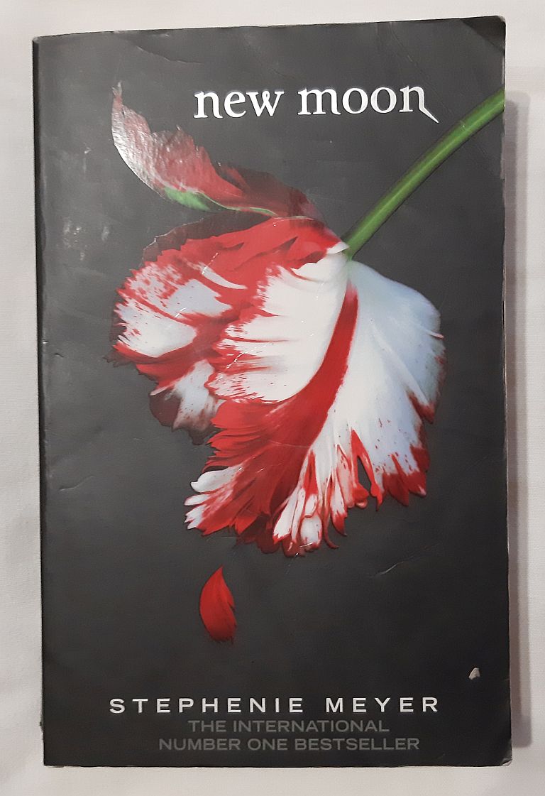 Stephenie Meyer: New Moon - 1. kép