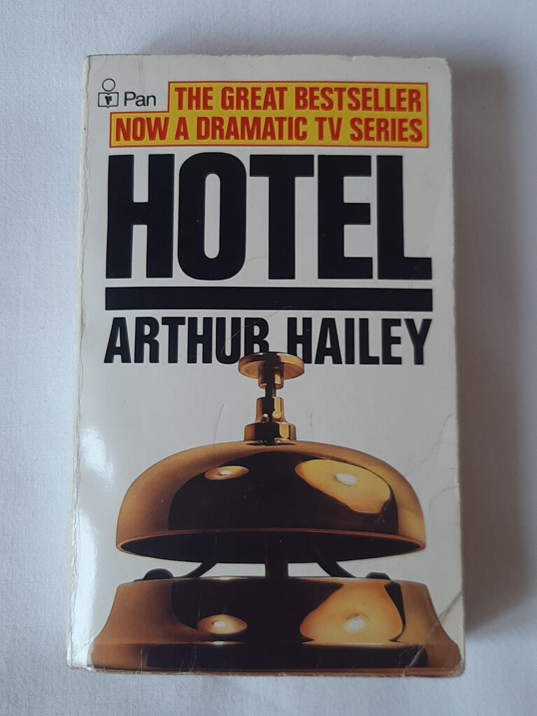 Arthur Hailey: Hotel - 1. kép