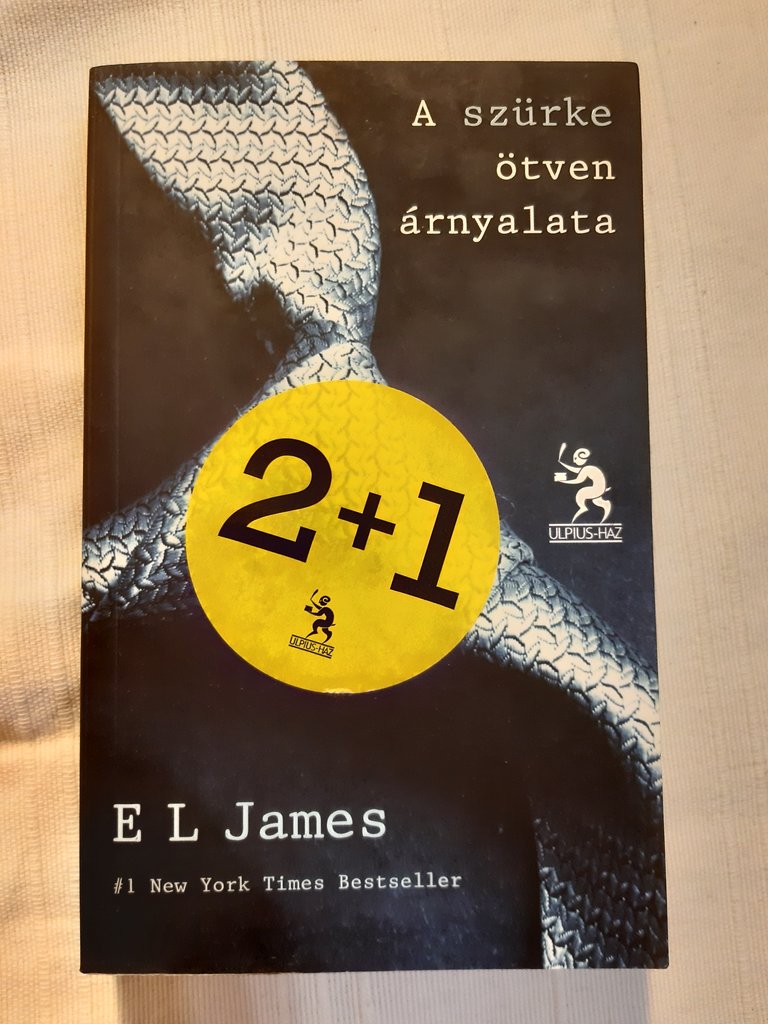 E. L. James: A szürke ötven árnyalata - 1. kép